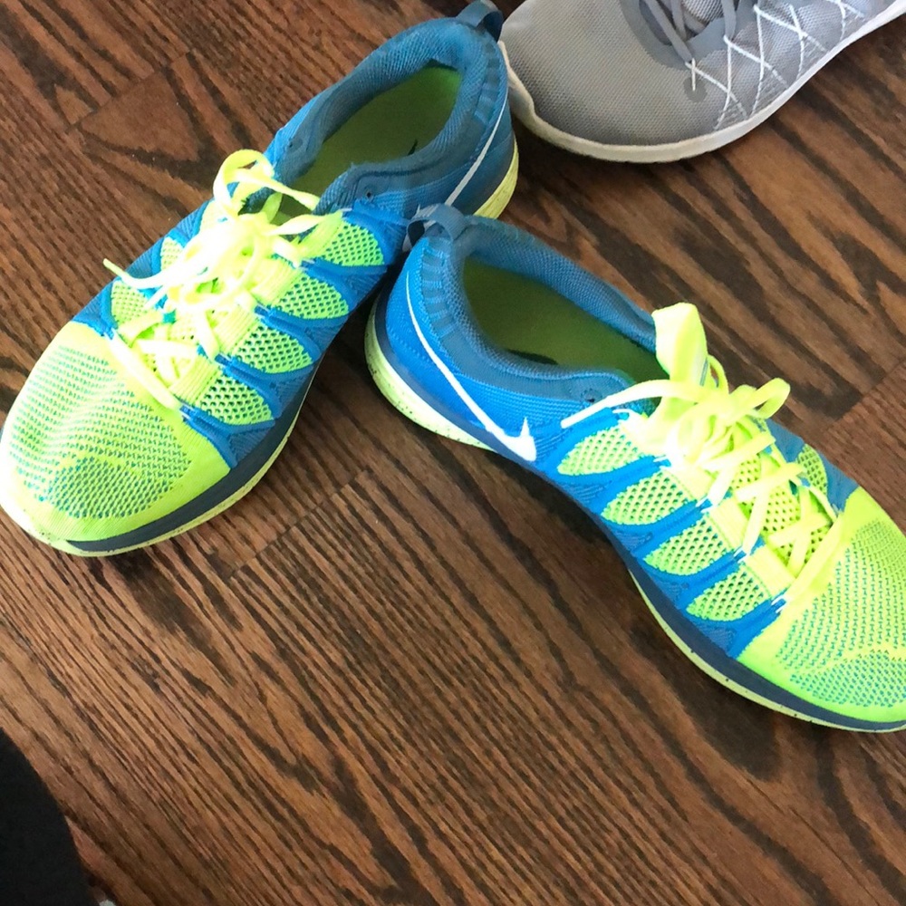 Nike men’s sneakers